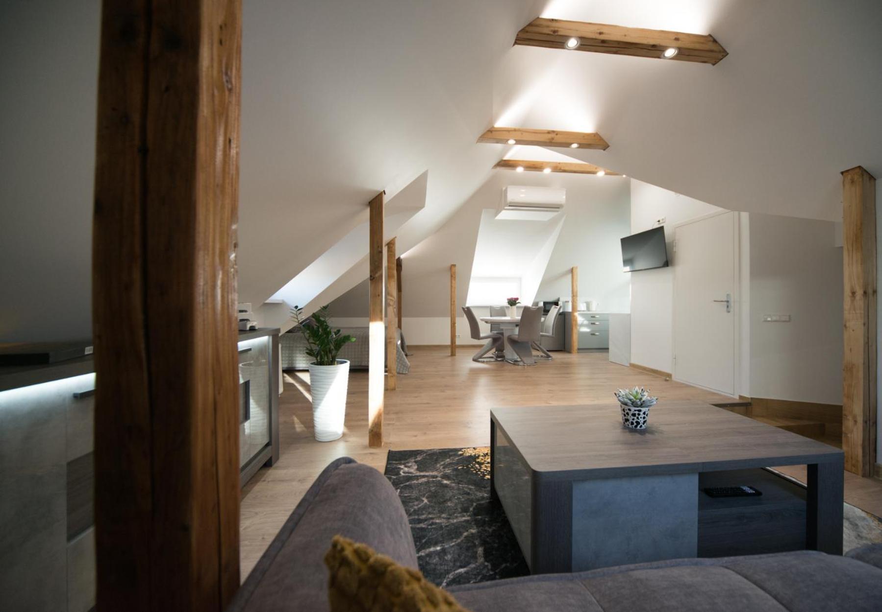 Petro Delux Apartments Kaunas Luaran gambar